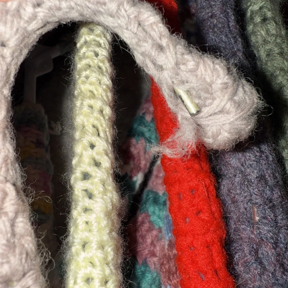 14 Vintage Retro handmade Yarn Crochet Plastic hangers Home Decor Organization
